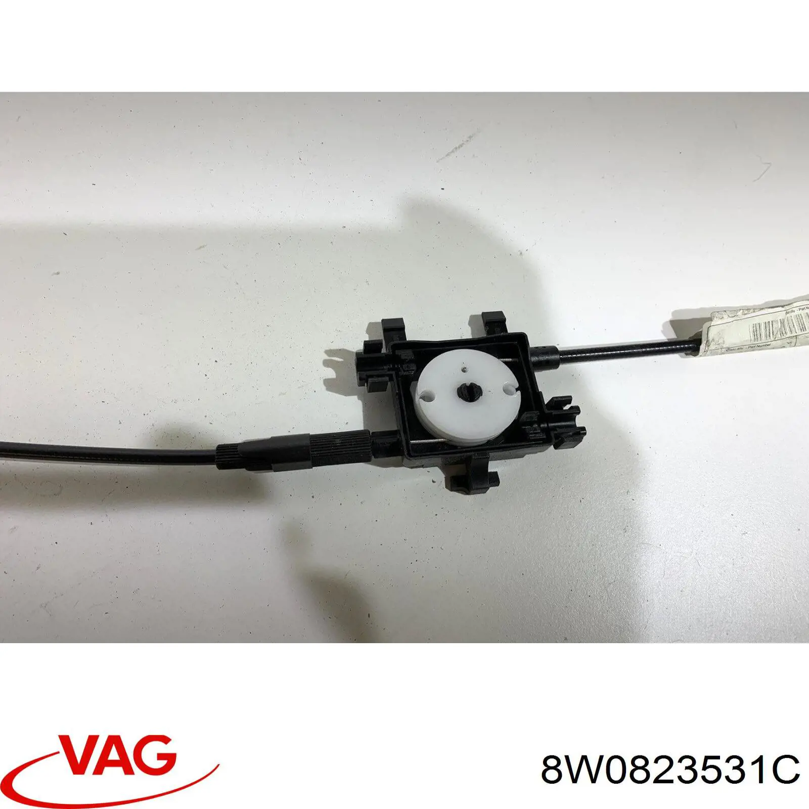 Cable de apertura del capó delantero VAG 8W0823531C precio, desde 34,24 EUR