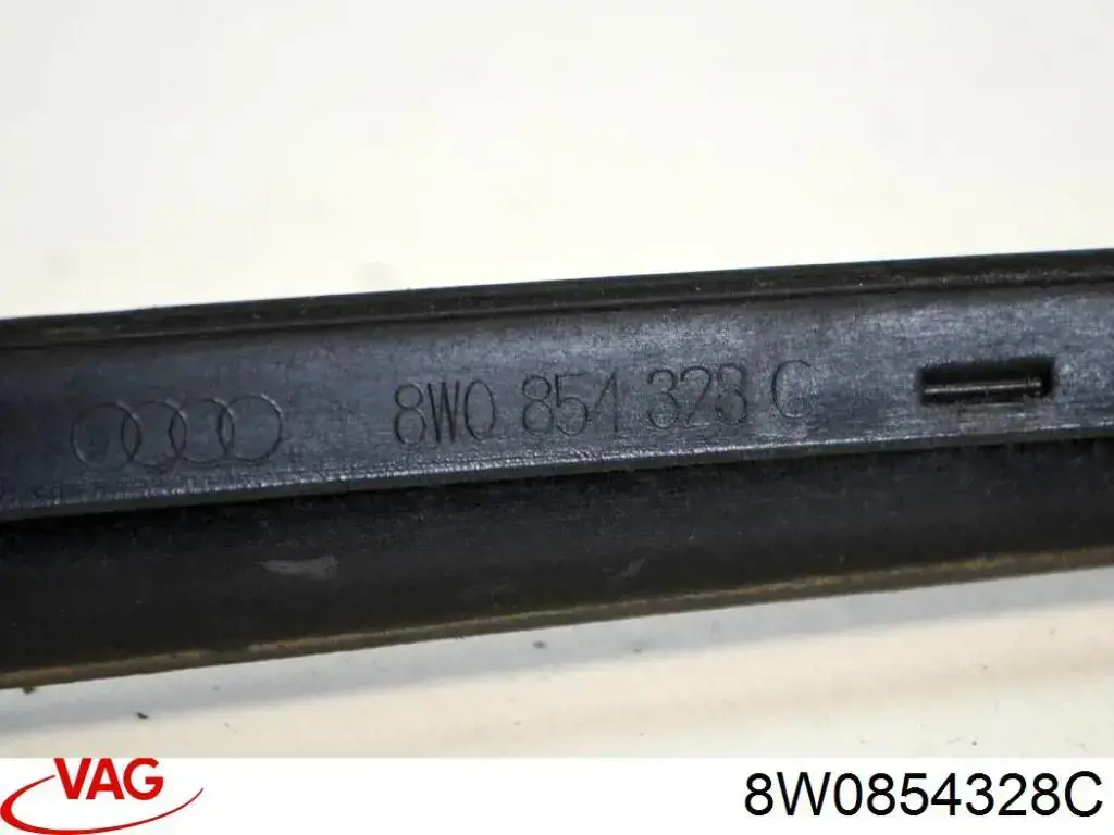 Moldura derecha del parabrisas VAG 8W0854328C9B9 precio, desde 30,83 EUR