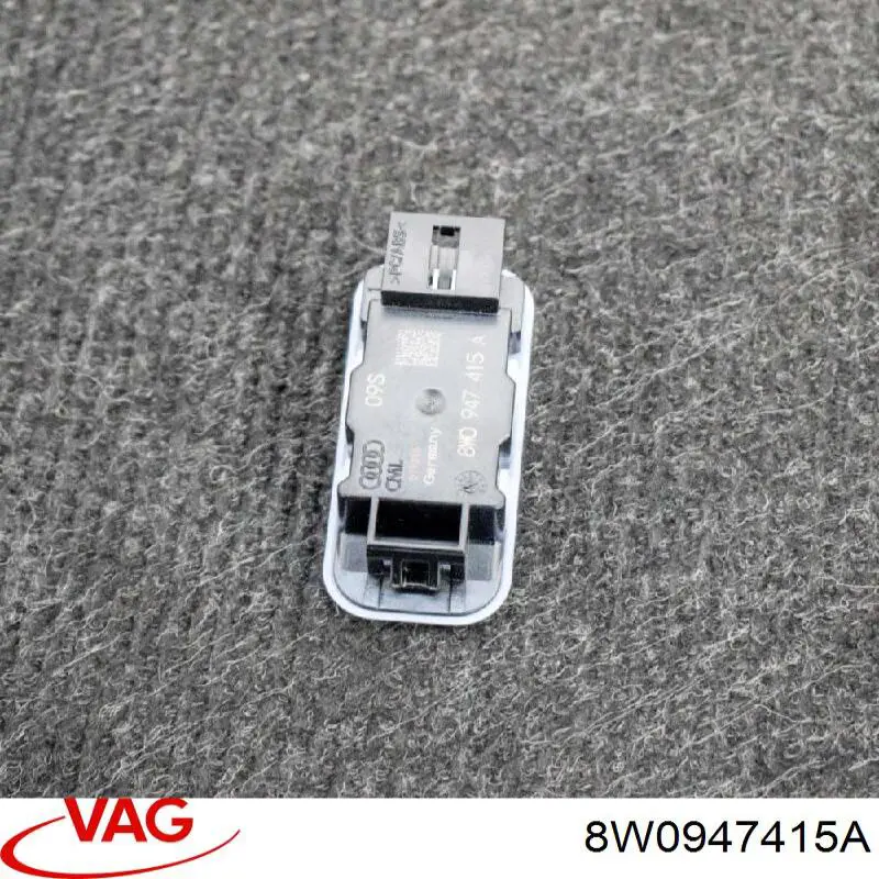 Luz de cortesía del maletero 8W0947415A VAG