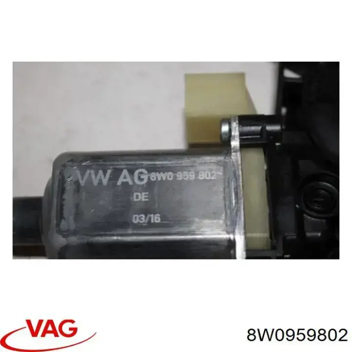 Motor del elevalunas de la puerta delantera derecha 8W0959802 VAG