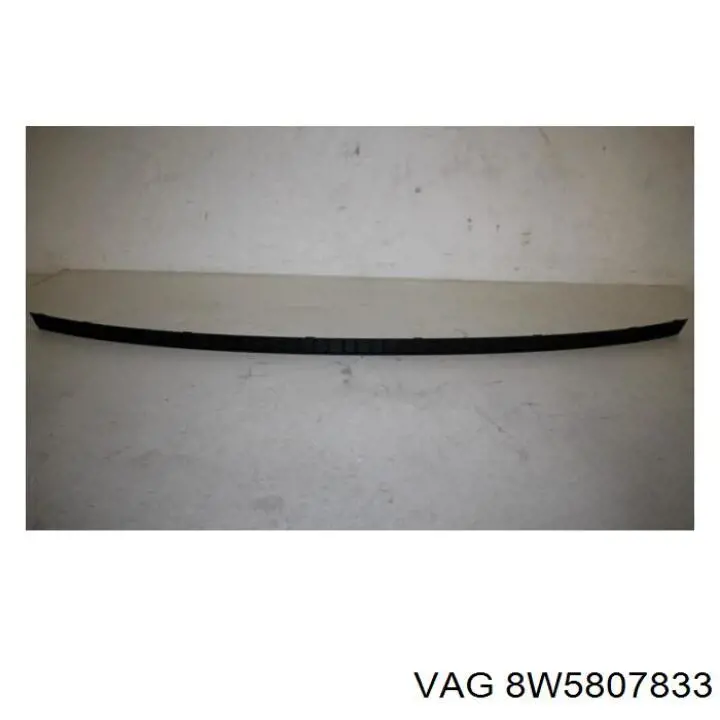 Comprar 8W5807833 VAG Moldura central del parachoques trasero