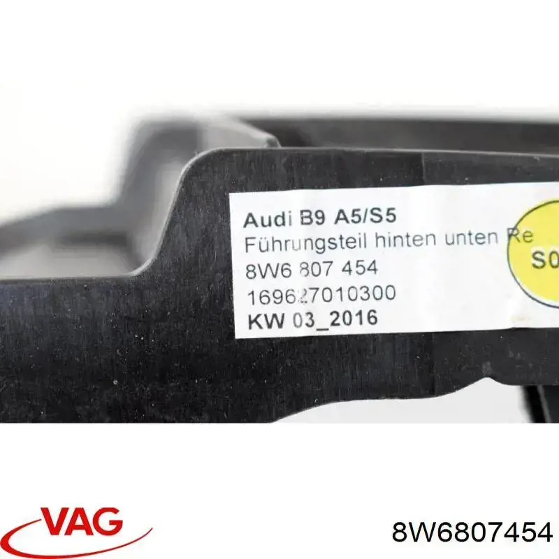 Soporte del parachoques trasero derecho 8W6807454 VAG