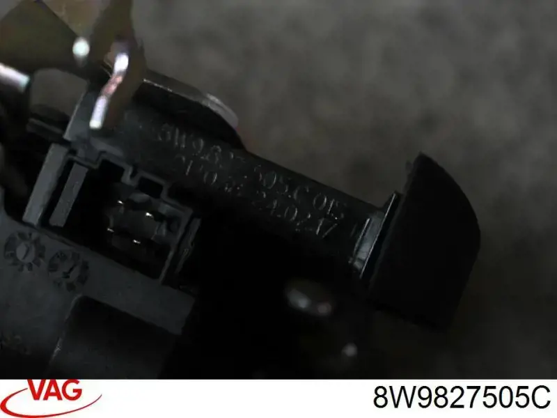 Cerradura de puerta trasera VAG 8W9827505C