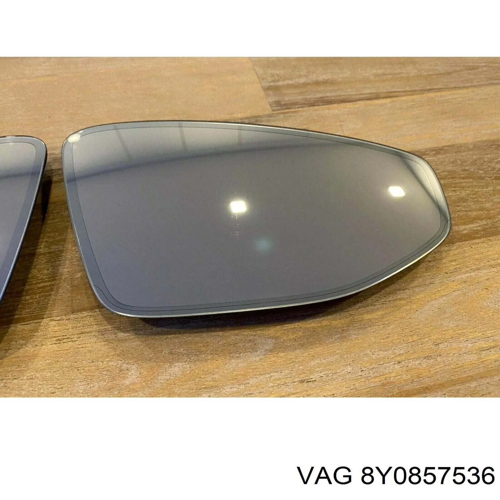 Cristal de retrovisor exterior derecho VAG 8Y1857528GRU