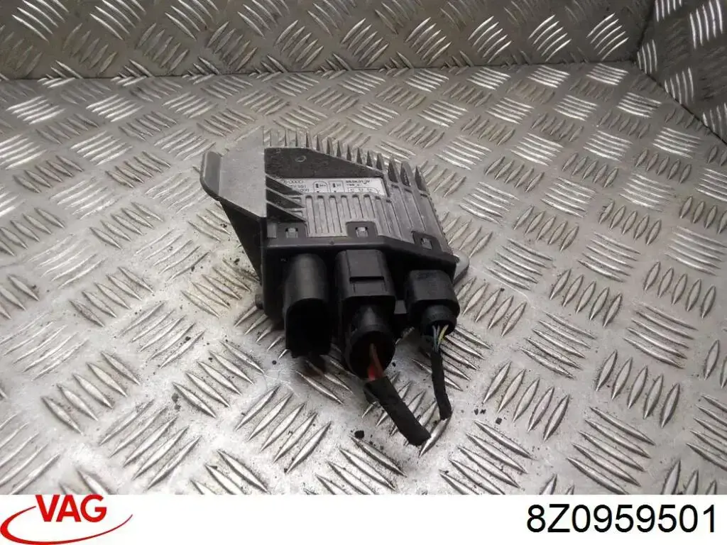 Comprar 8Z0959501 VAG Regulador de velocidad del ventilador de refrigeración (unidad de control)