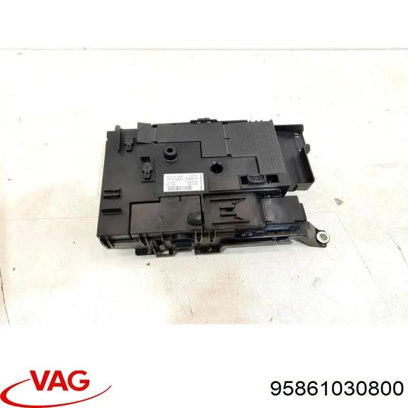 Caja de fusibles 95861030800 VAG