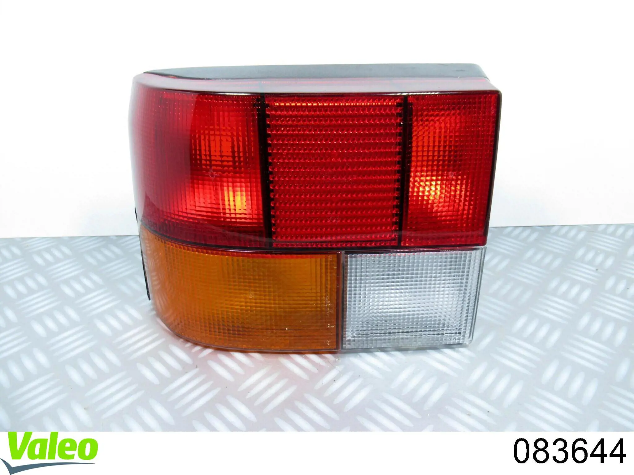 Cristal de luz trasera izquierda VALEO 083644 precio, desde 37,33 EUR