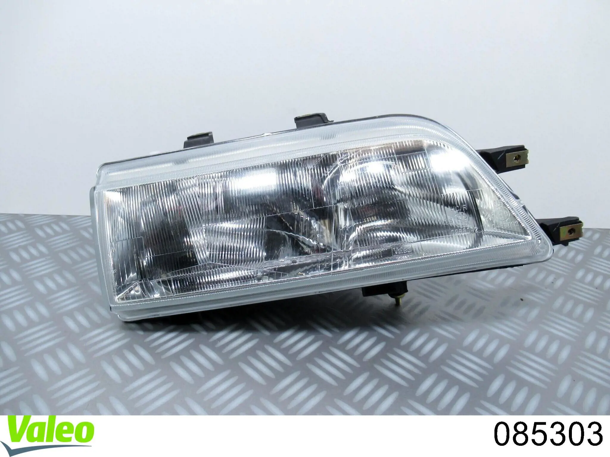 Comprar 85303 VALEO Faro derecho