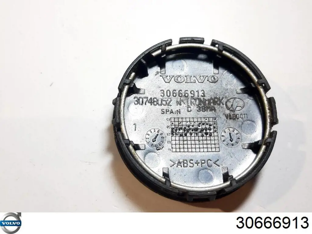Tapa de rueda Volvo 30666913 precio, desde 31,94 EUR