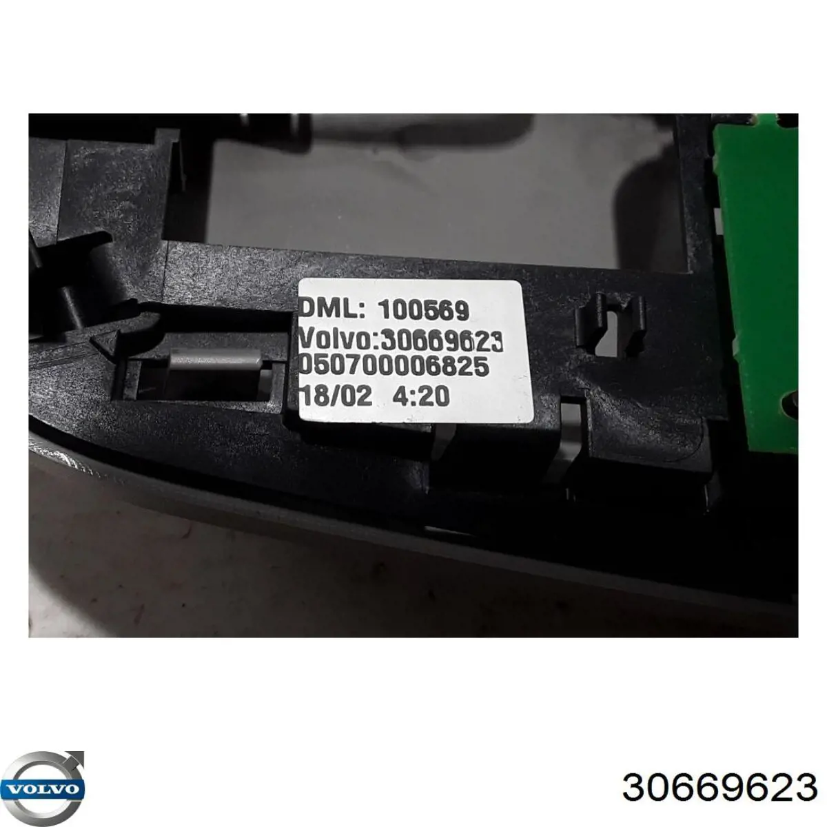 Luz de techo interior (cabina) Volvo 30669623 precio, desde 31,94 EUR