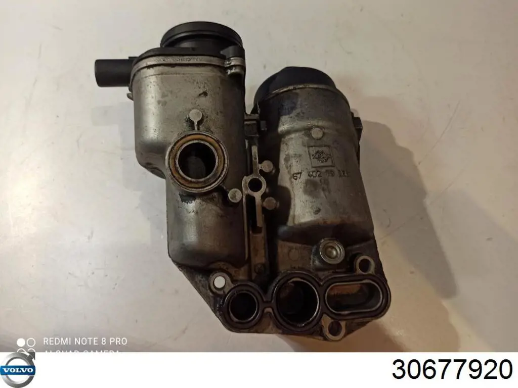 Portafiltro de aceite Volvo 30677920