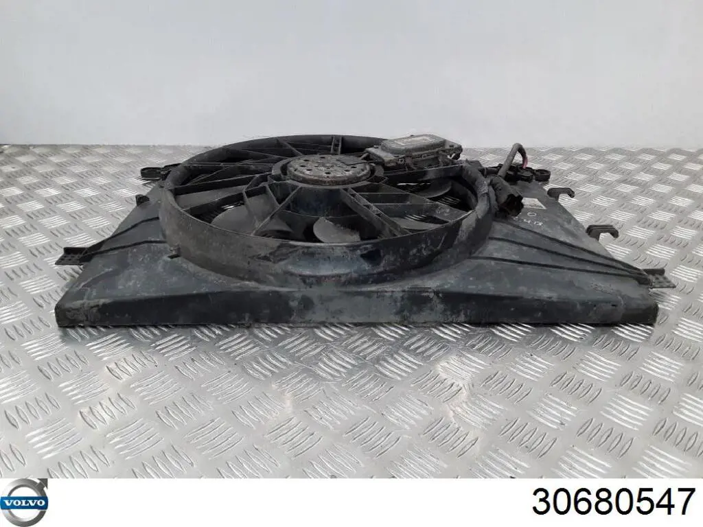 Ventilador, refrigeración motor Volvo 30680547 precio, desde 81,31 EUR