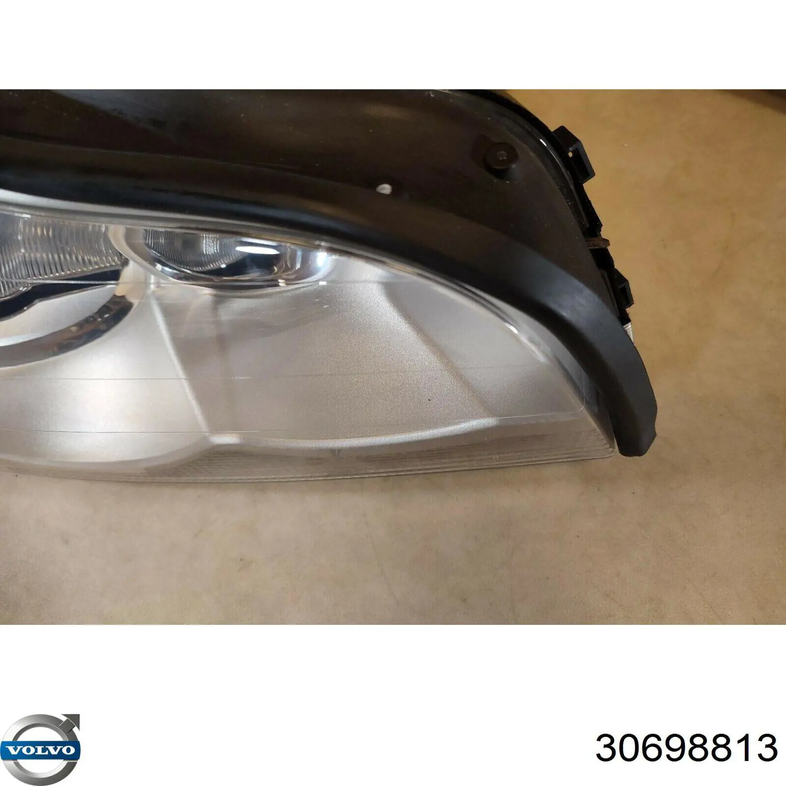 30678596 Volvo Faros