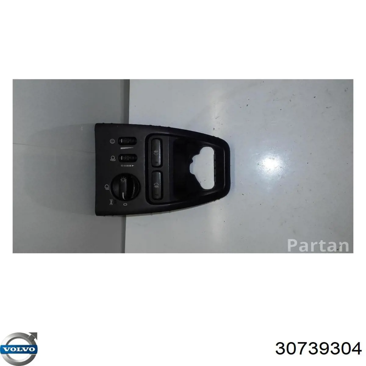 Interruptor de luces en el tablero Volvo 30739304 precio, desde 55,18 EUR