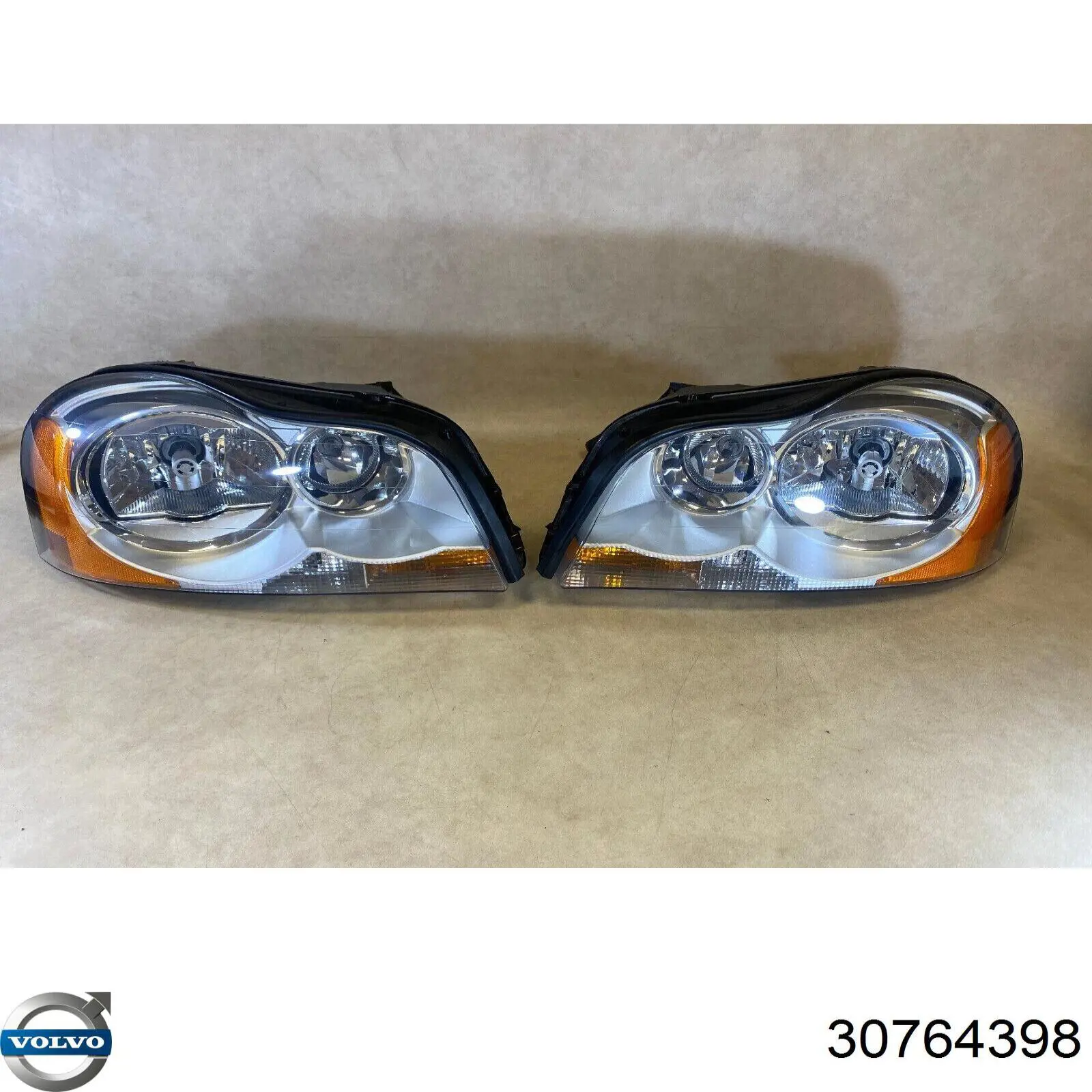 Faro derecho Volvo 30678187 precio, desde 296,21 EUR