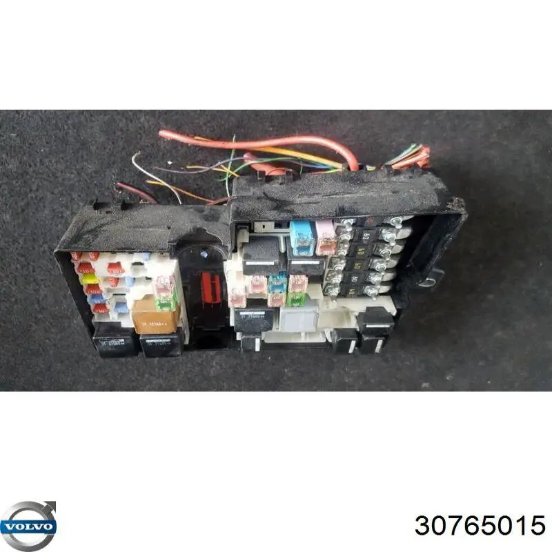 Caja de fusibles trasera interior Volvo 31254317