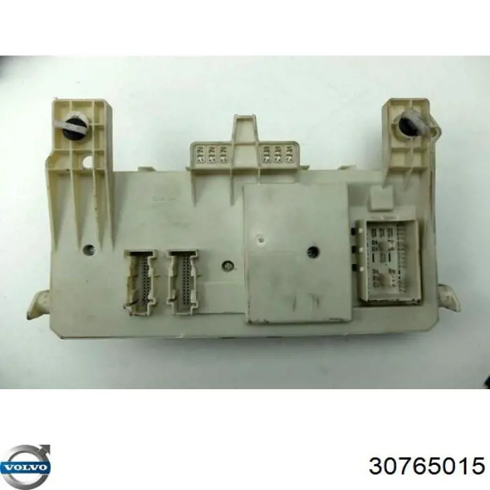 Caja de fusibles trasera interior Volvo 31254749 precio, desde 254,10 EUR