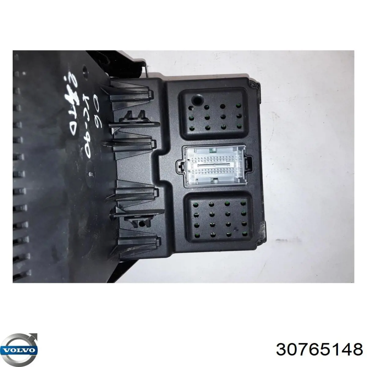 Caja fusibles Volvo 30765148 precio, desde 117,61 EUR