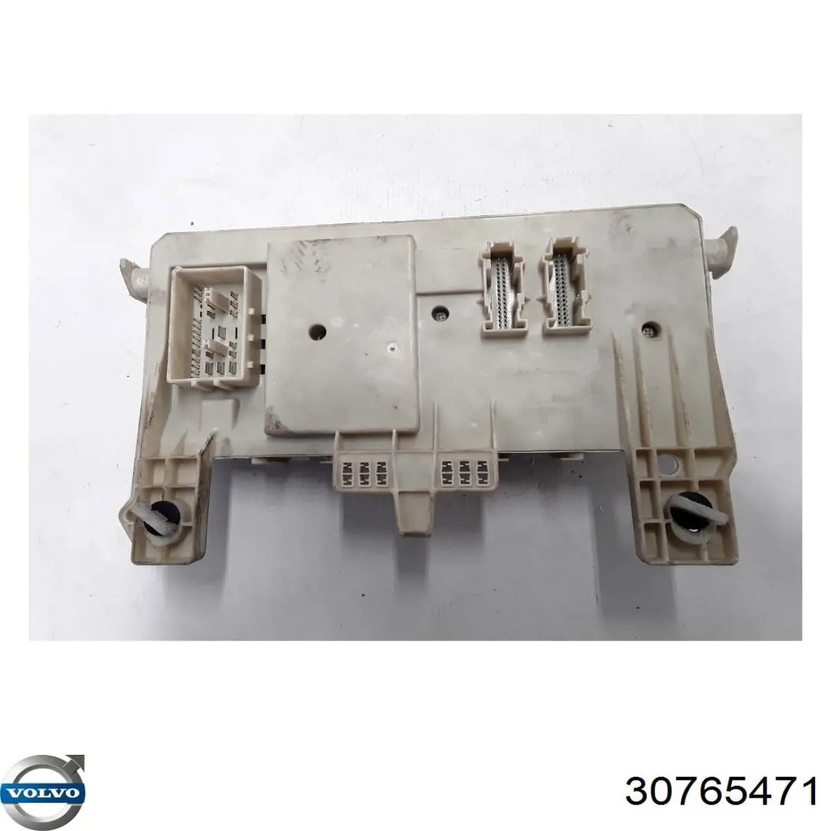 Caja de fusibles trasera interior Volvo 30765471 precio, desde 254,10 EUR