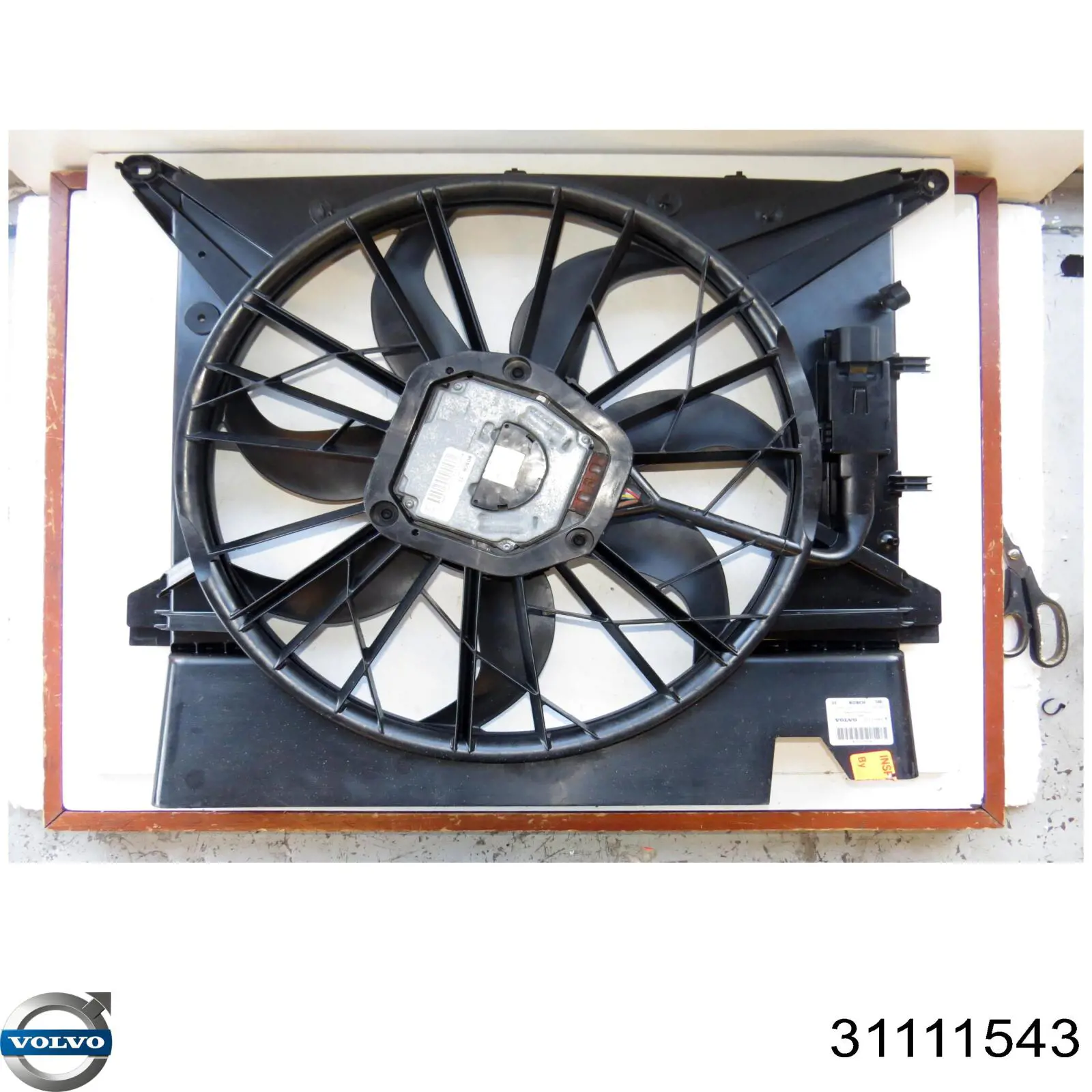 31111543 Volvo ventilador (rodete +motor refrigeración del motor con electromotor completo)