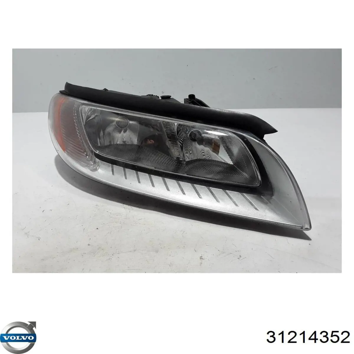 Faro derecho Volvo 31214352 precio, desde 222,57 EUR