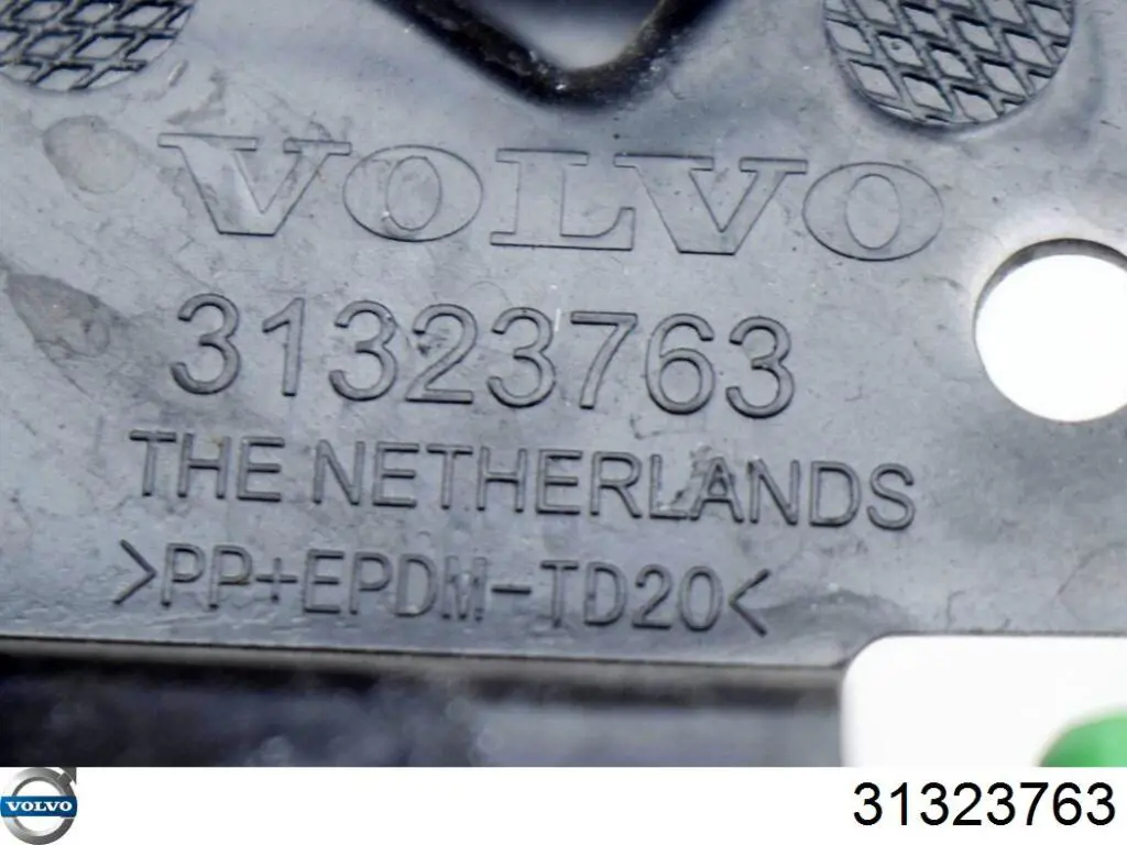 Soporte exterior izquierdo del parachoques trasero Volvo 31323763