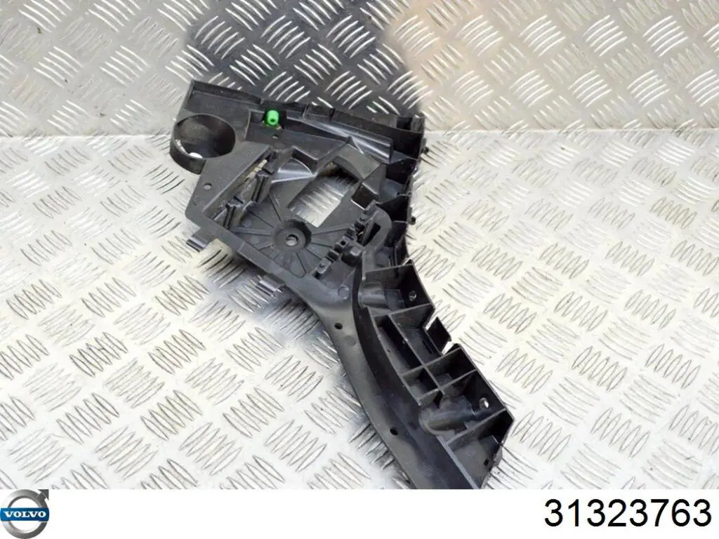 31323763 Volvo Soporte exterior izquierdo del parachoques trasero