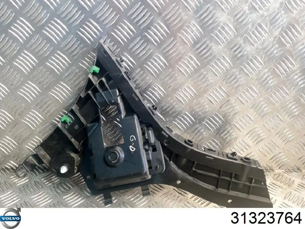 Soporte exterior derecho del parachoques trasero Volvo 31323764 precio, desde 74,05 EUR