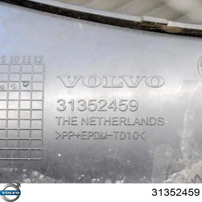 Comprar 31352459 Volvo Moldura derecha del parachoques delantero