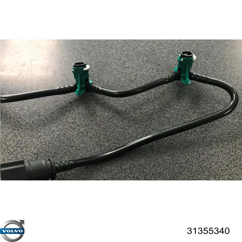 Tubería de combustible atras de las boquillas  Ford 1685801