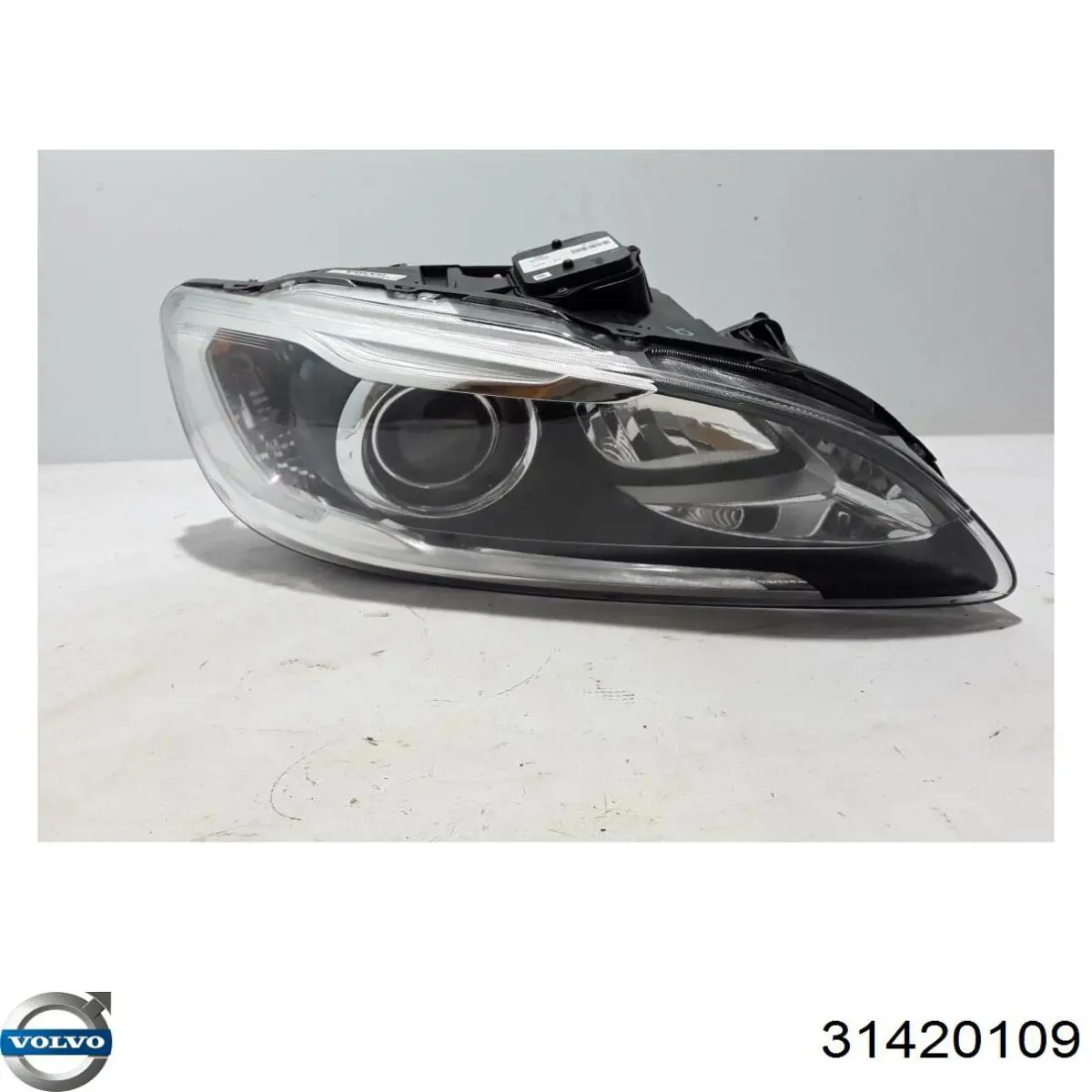 31420109 Volvo faro derecho