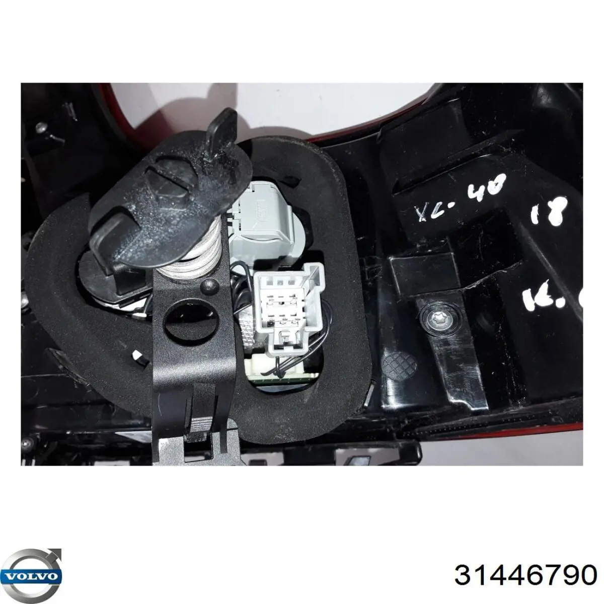 31446790 Volvo Piloto trasero izquierdo