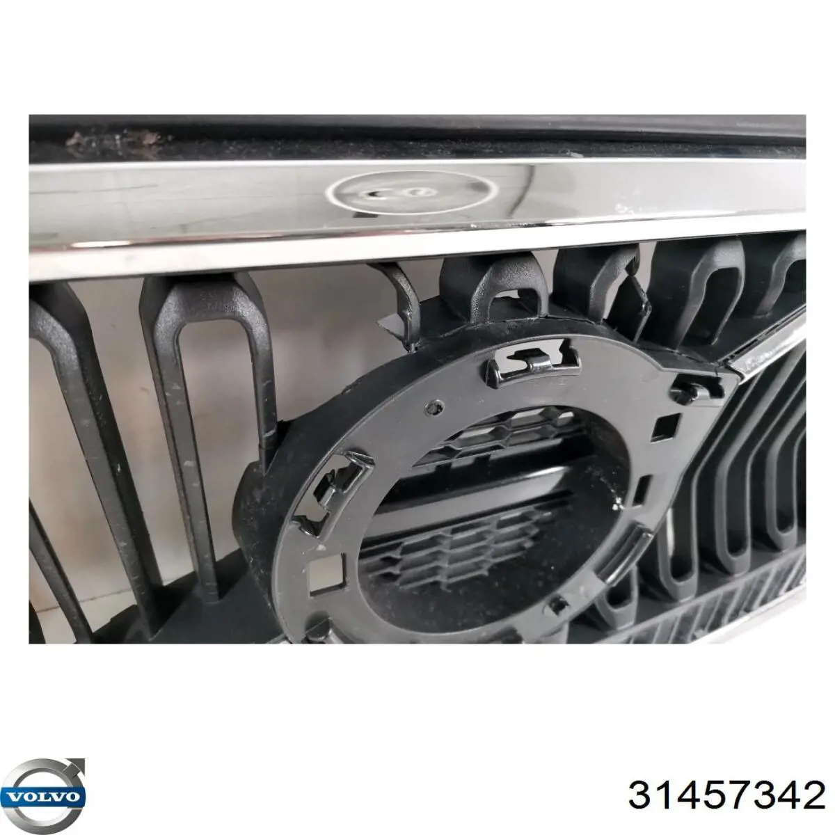 31457342 Volvo Calandra