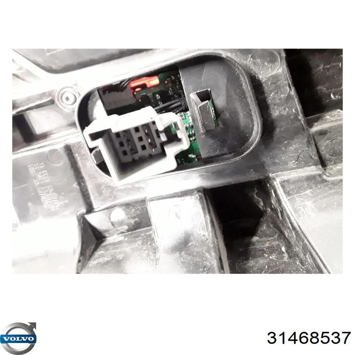 31468537 Volvo Piloto trasero exterior izquierdo