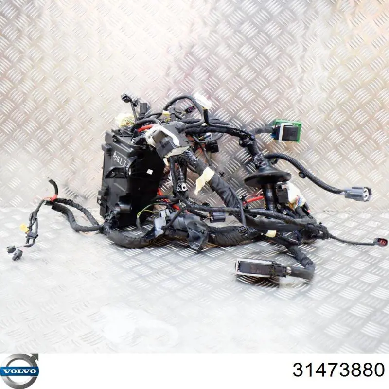 Caja de relés y fusibles para Volvo XC40  536