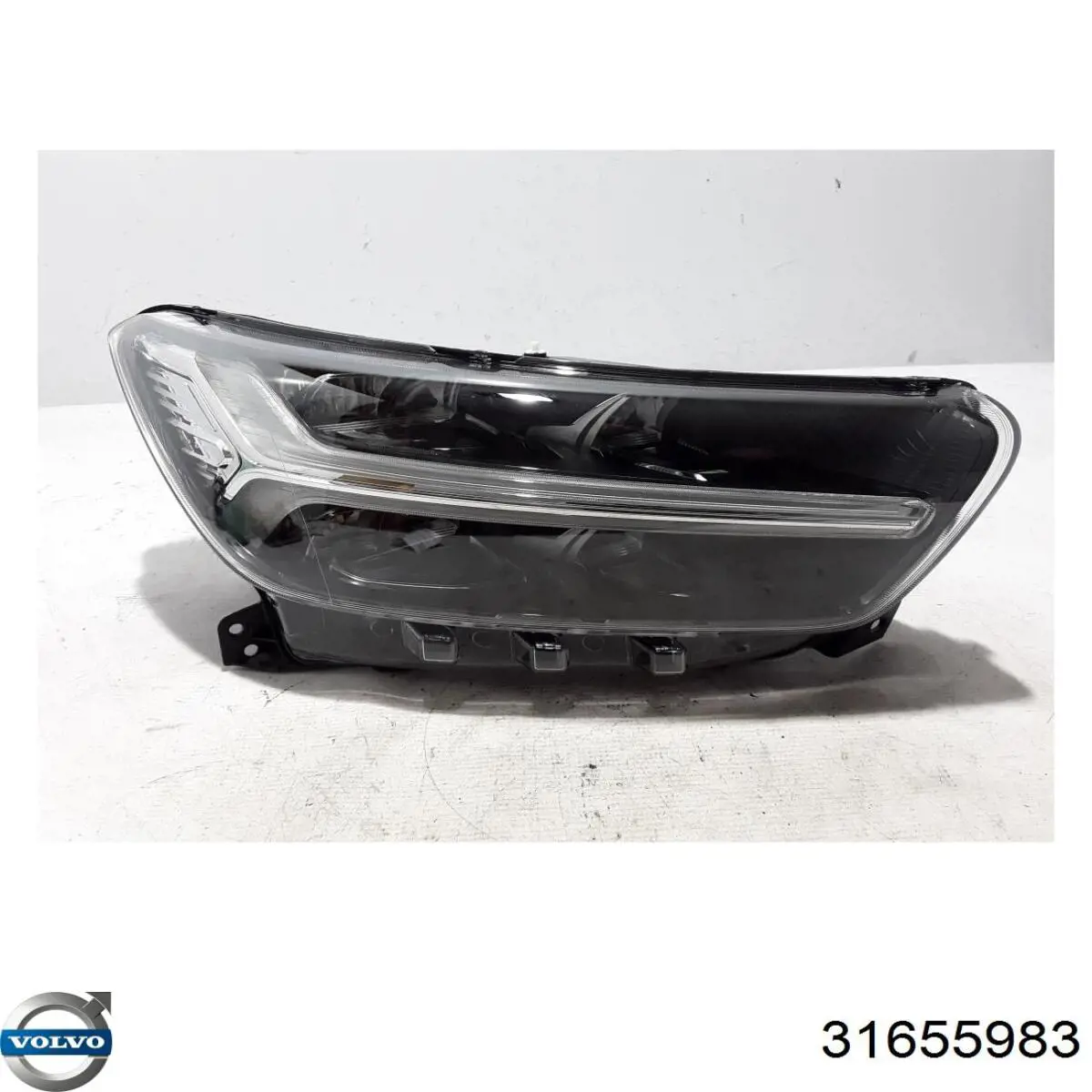 Luz derecha para Volvo XC40  536