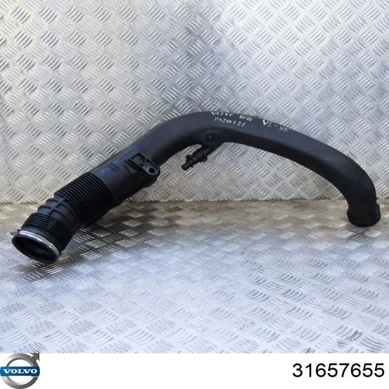 Conducto de aire, salida del filtro de aire Volvo 31657655 precio, desde 297,66 EUR