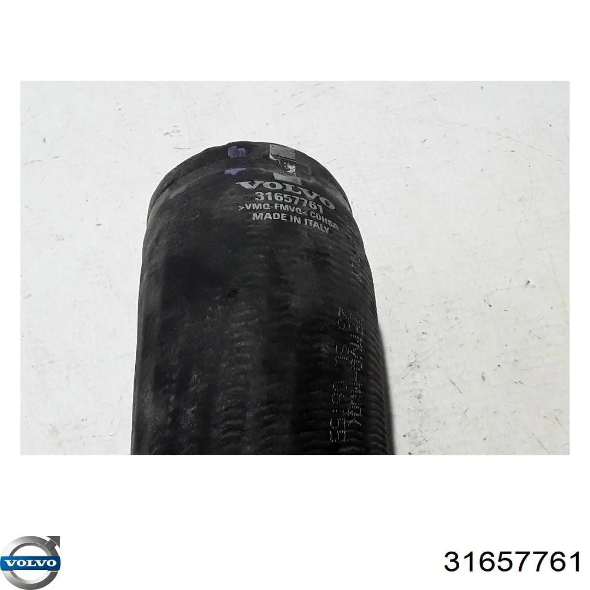 Tubo flexible de aire de sobrealimentación Volvo 31657761