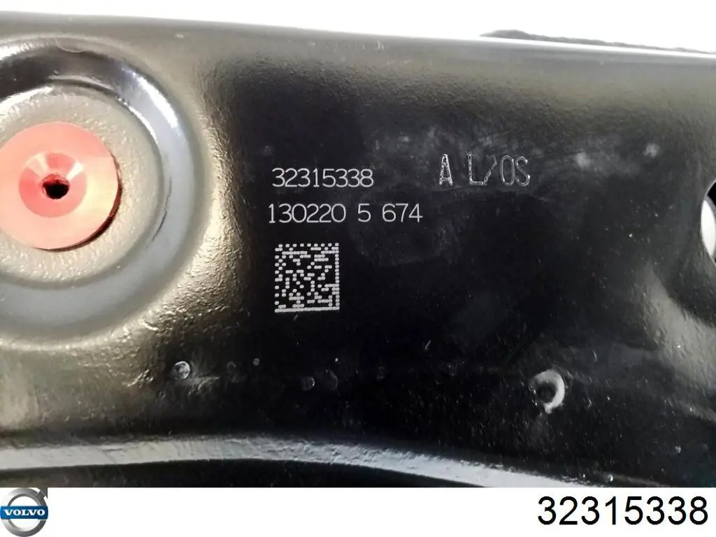 32381810 Volvo Subchasis delantero