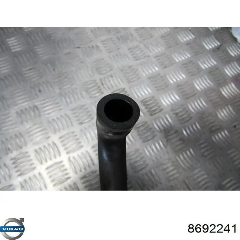 8692241 Volvo 