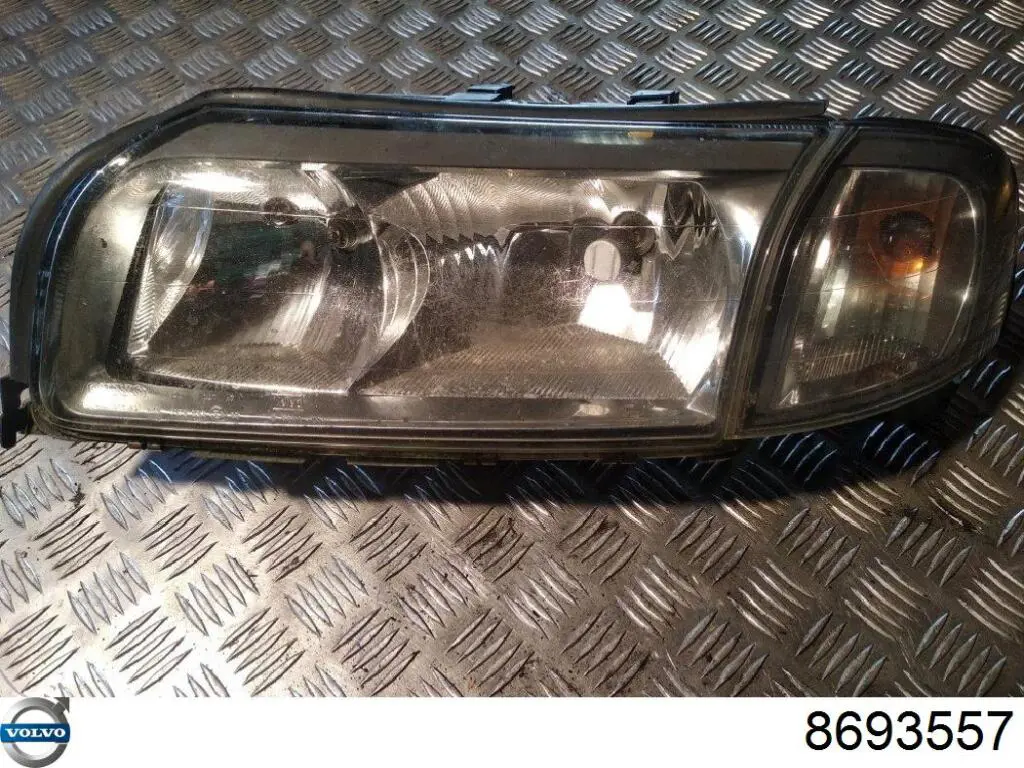 Faro Volvo 8693557 precio, desde 92,93 EUR