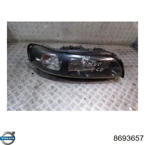 Faro derecho Volvo 8693578 precio, desde 120,52 EUR