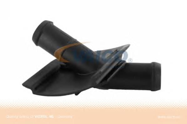 Colocación de mangueras de la estufa en el escudo del motor V300976 VEMO/Vaico