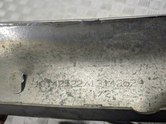 OPEL 13142522 Parrilla  en stock Terrassa