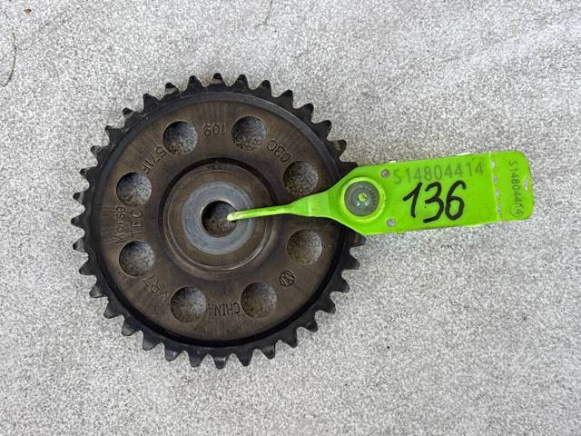 03C109571F VAG Piñón cadena distribución  disponible Vigo