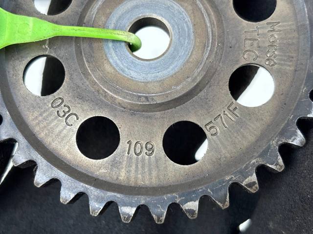 03C109571F Piñón cadena distribución  disponible Utrera