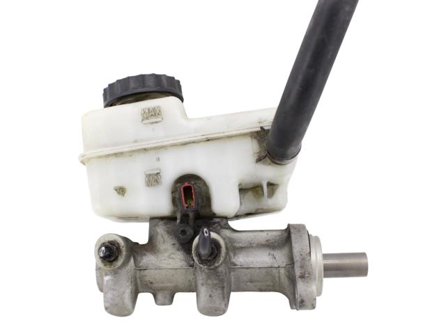 46010EB328 NISSAN Cilindro maestro de frenos comprar Bilbao