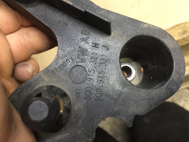 VAG 5Q0915321H Montaje De Bateria (Soporte)  en stock Valencia