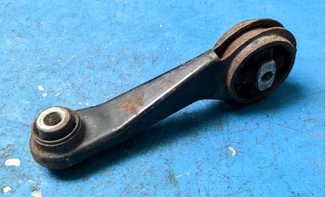 RENAULT 8200155207 Soporte de motor trasero  en stock Salamanca