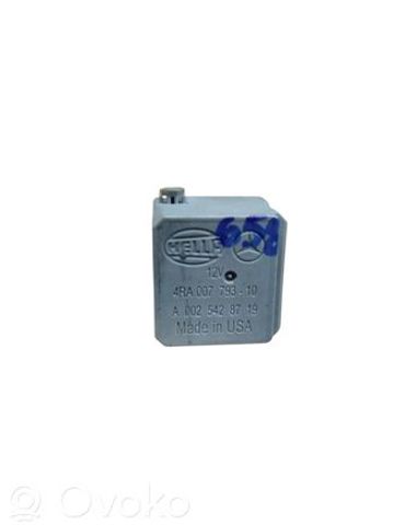 A0025428719 MERCEDES Relé de los calentadores  en stock Gandía